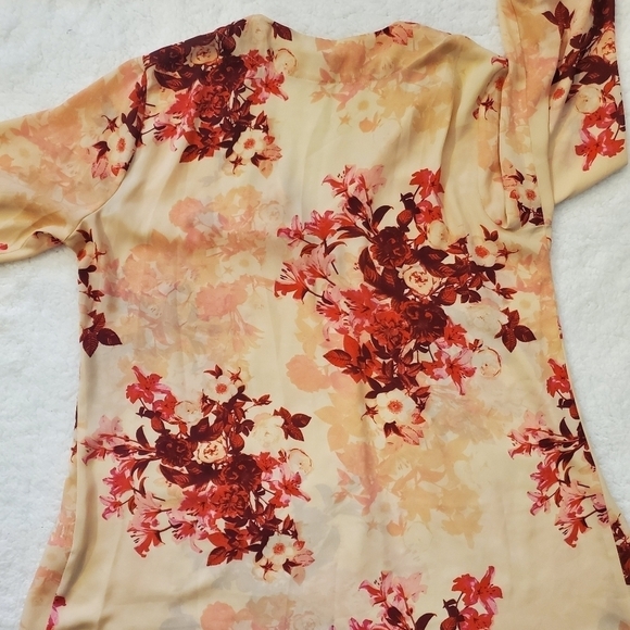 Bundle Only:‎ Rose + Olivia Spring Forward Floral Flowy Top  Size L - Picture 10 of 15